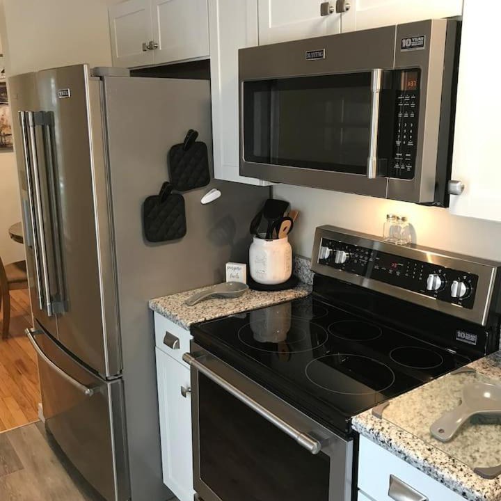 Photo of Kitchen in Linntown