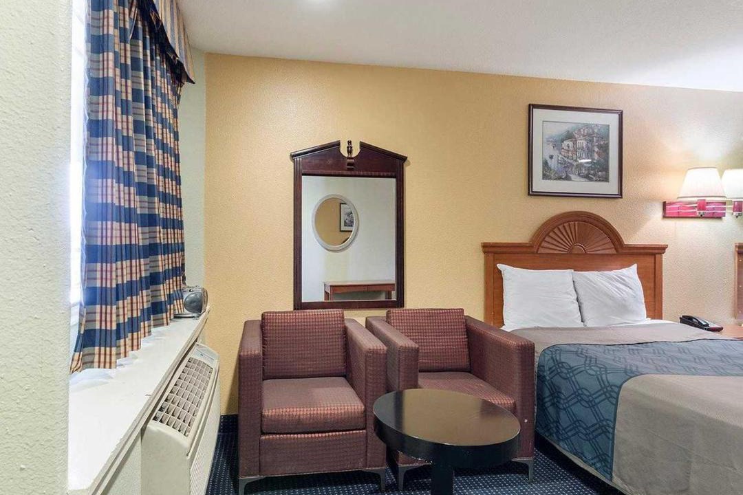 Photo of Livingroom in South Houston