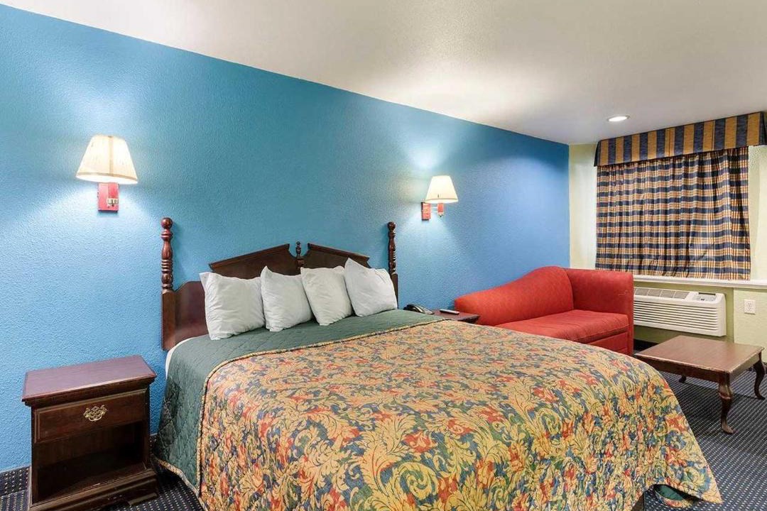 Photo of Bedroom in South Houston