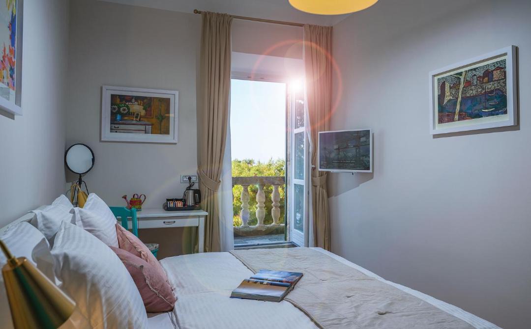 Photo of Bedroom in Pile