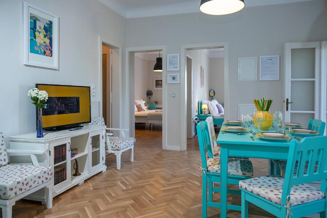 Photo of Livingroom in Pile