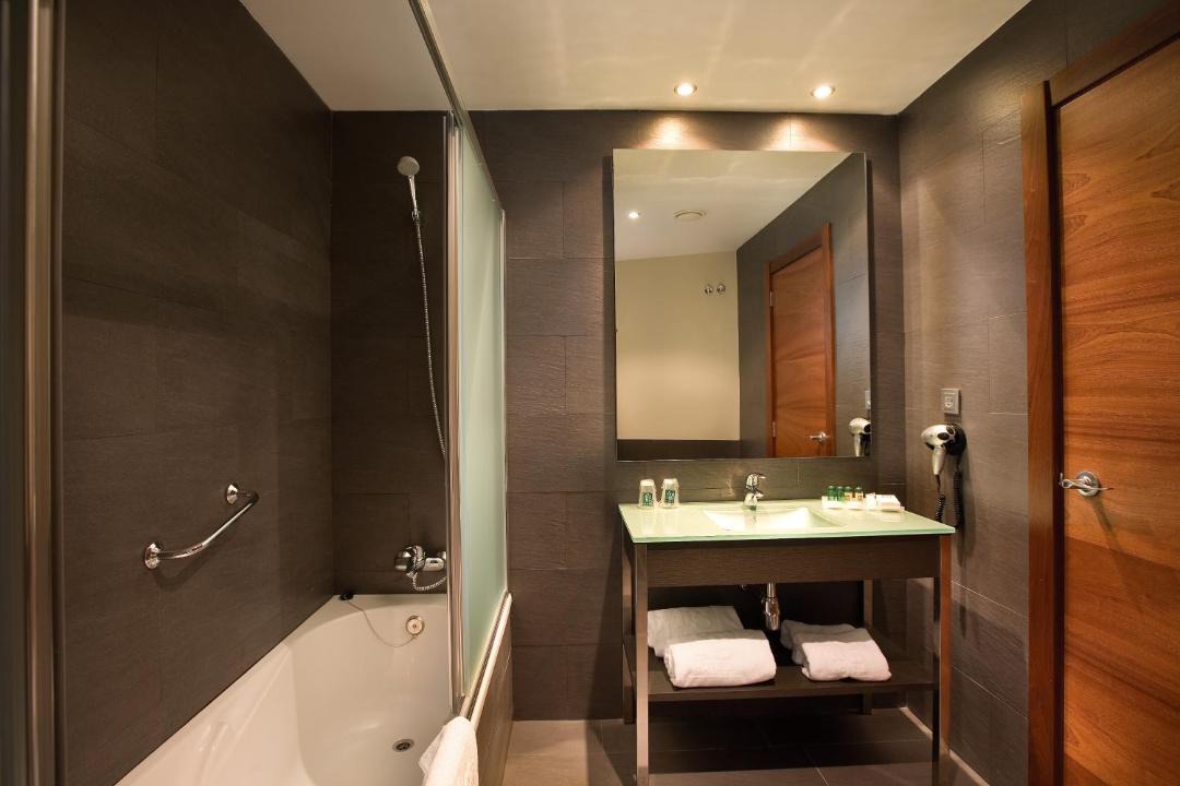 Photo of Bathroom in Logrono Historic Centre