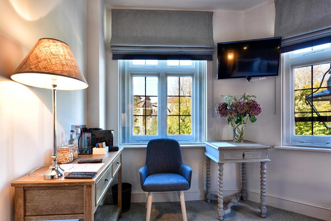 Photo of Others in Barnes