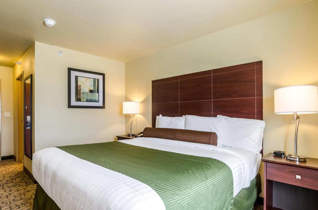 Photo of Bedroom in Oberlin