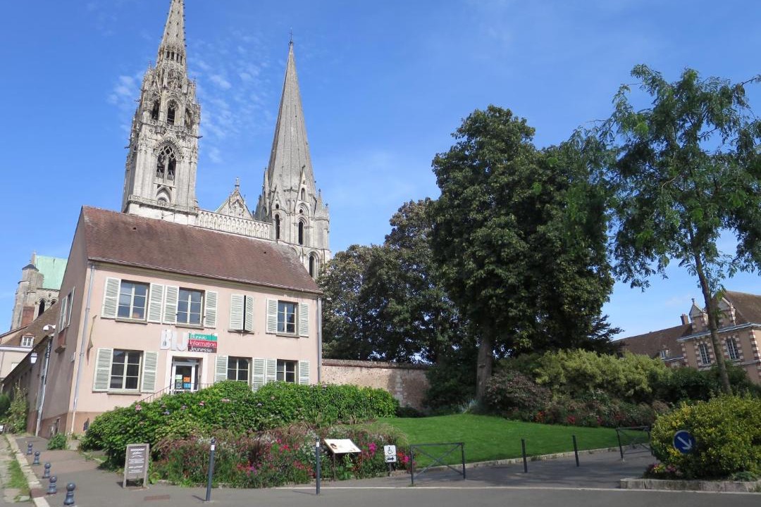 Photo of Buildings in Chartres