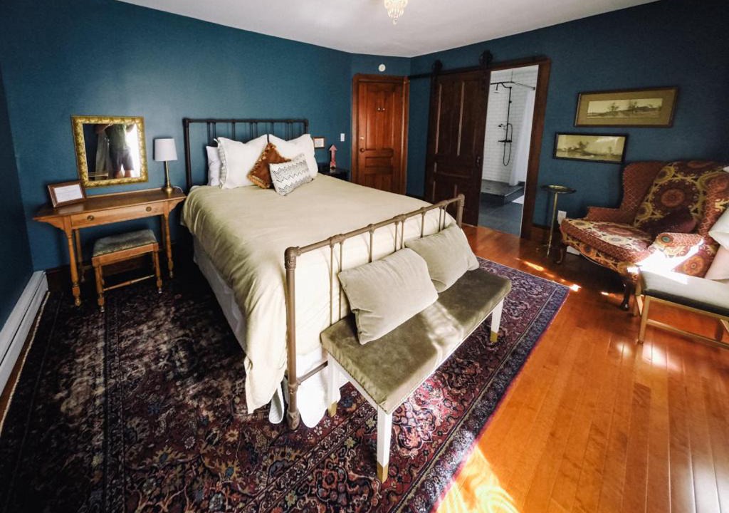 Photo of Others in Burdett