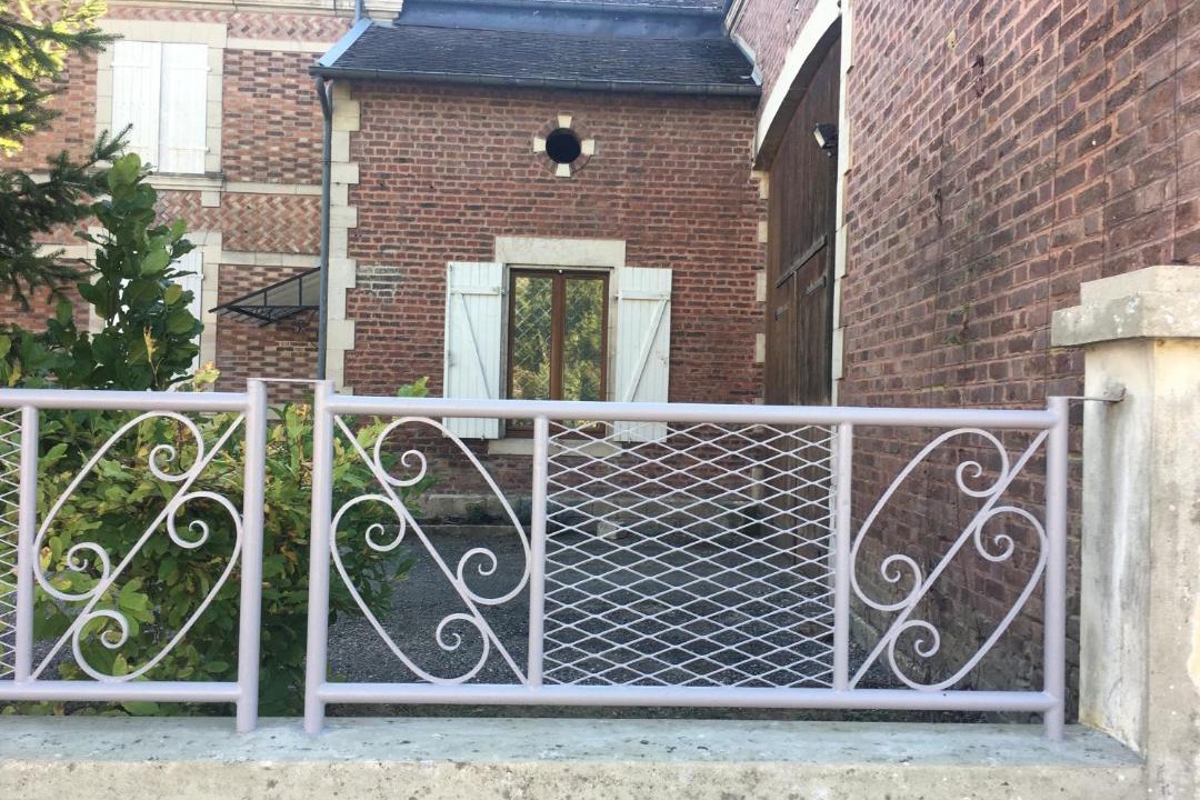 Photo of Buildings in Louze