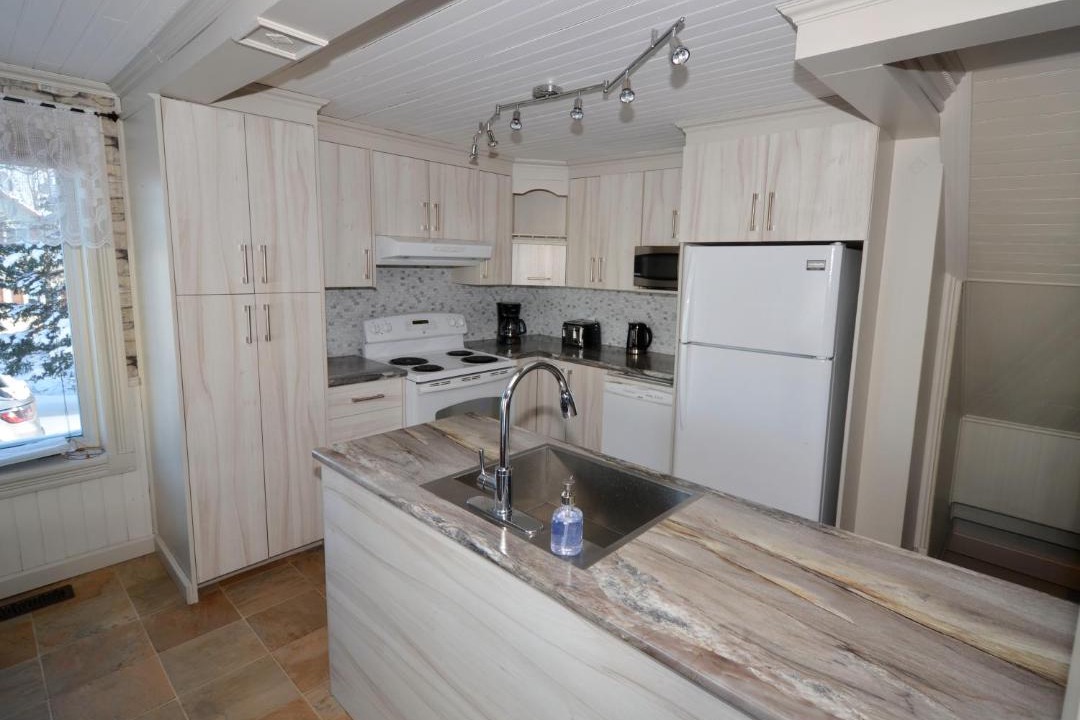Photo of Kitchen in Notre-Dame-Auxiliatrice-de-Buckland