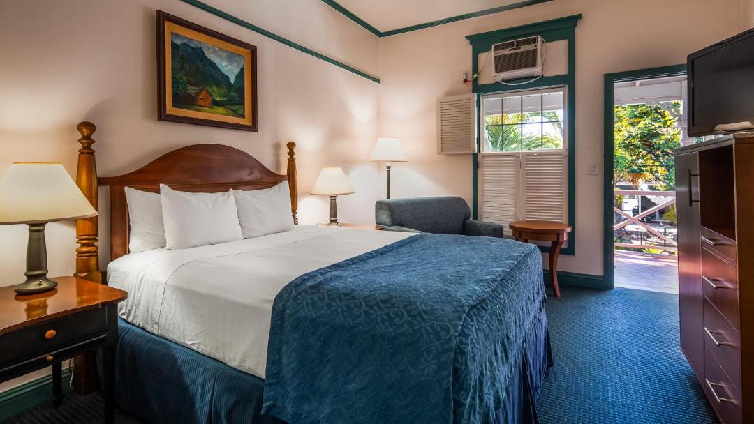 Photo of Bedroom in Historic Lahaina Front Street