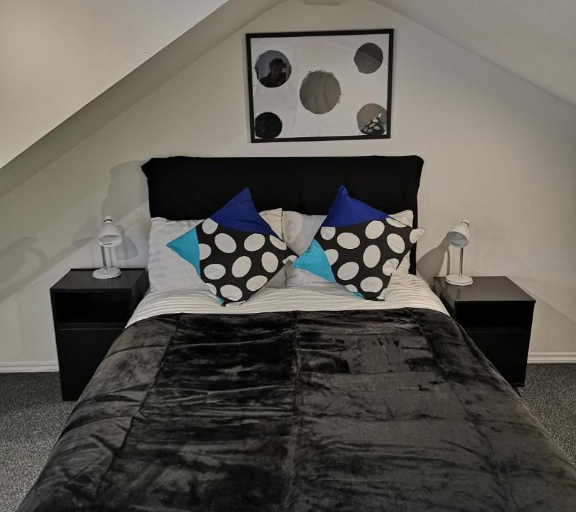 Photo of Others in Pettits