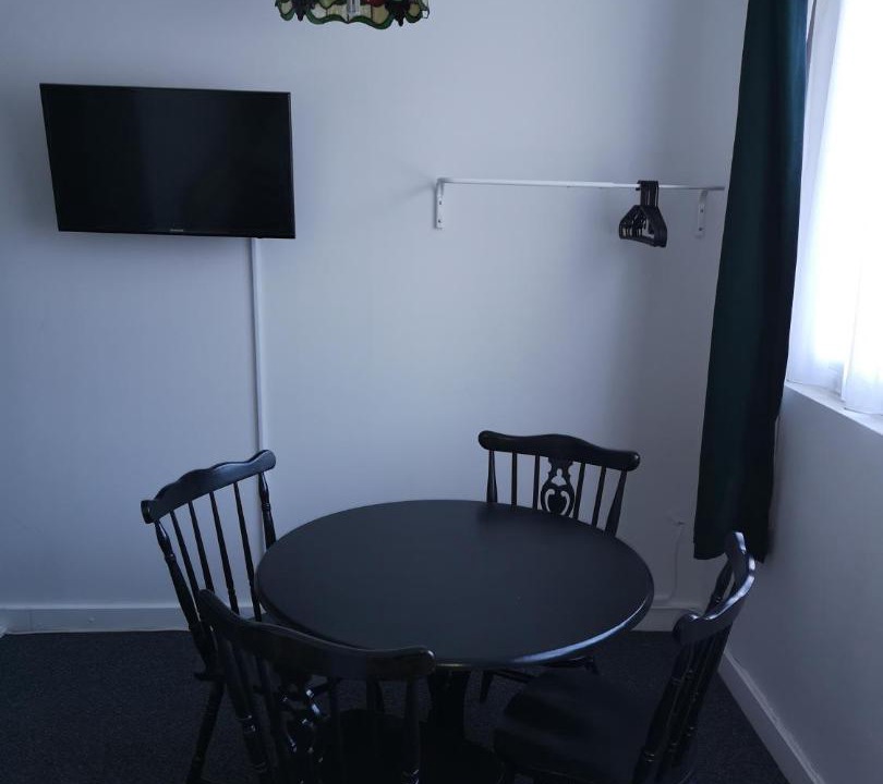 Photo of Others in Pettits