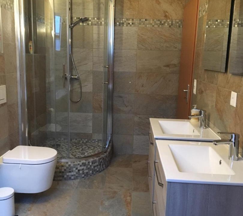 Photo of Bathroom in Rolle