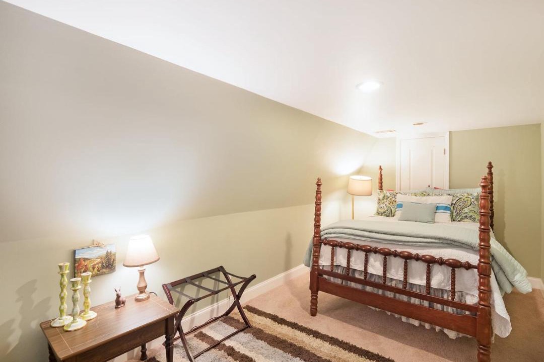 Photo of Bedroom in Flintstone