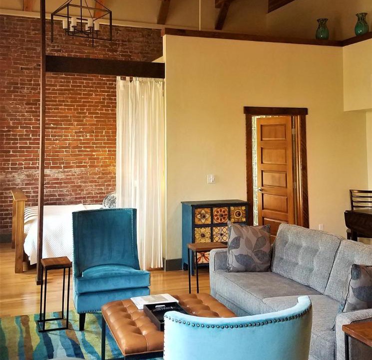 Photo of Livingroom in Amity