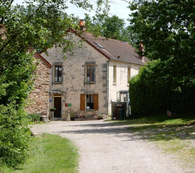 Photo of Buildings in Epiry
