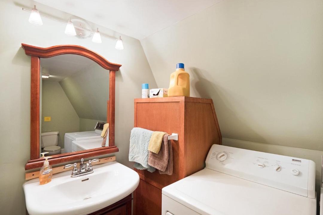 Photo of Bathroom in Flintstone