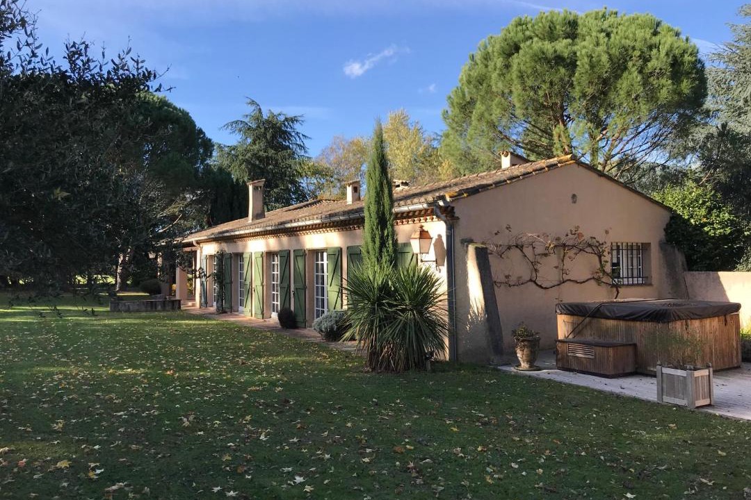 Photo of Buildings in Aussillon