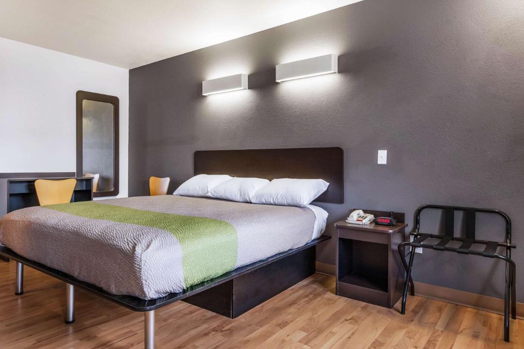Photo of Bedroom in Alexandria