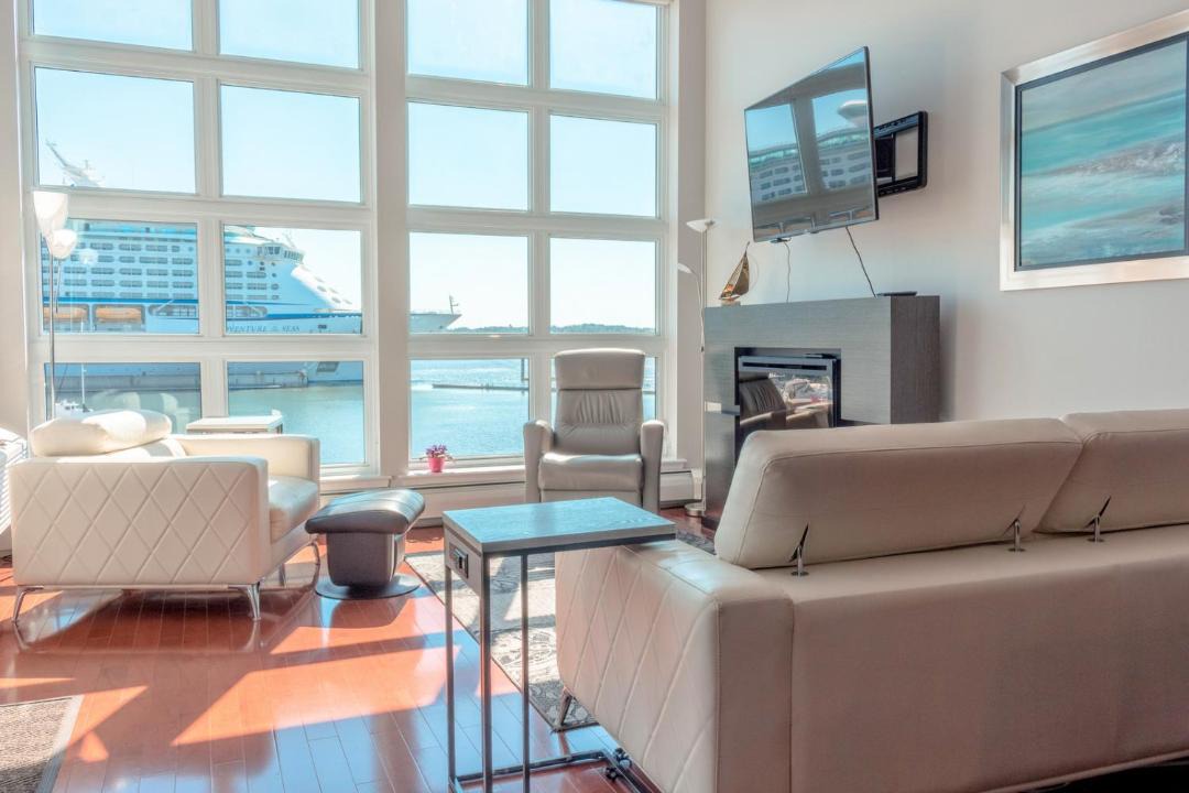 Photo of Livingroom in Queens Square