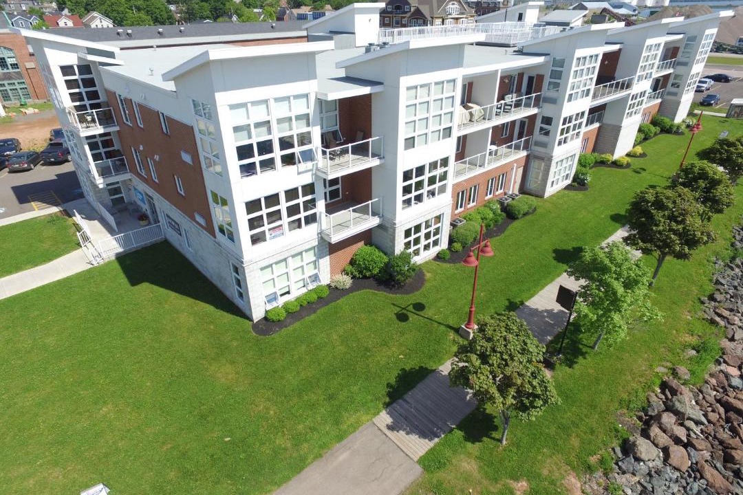 Photo of Buildings in Queens Square