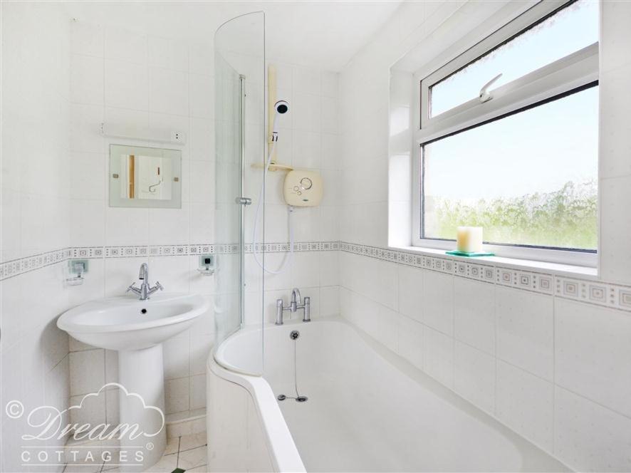 Photo of Bathroom in Puncknowle