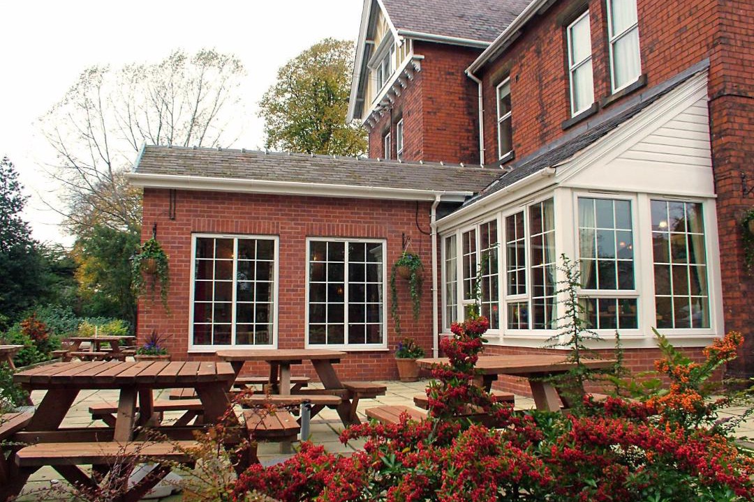 Photo of Others in Thorne