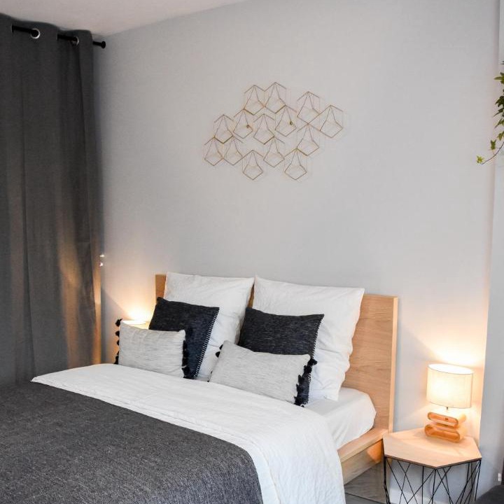 Photo of Bedroom in Elancourt