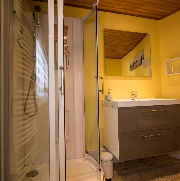 Photo of Bathroom in Mazingarbe