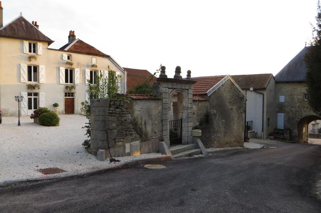 Photo of Others in Montsaugeon