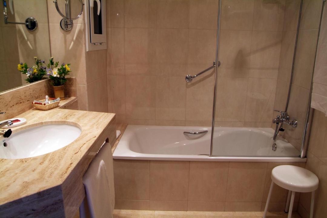 Photo of Bathroom in Macanet de Cabrenys