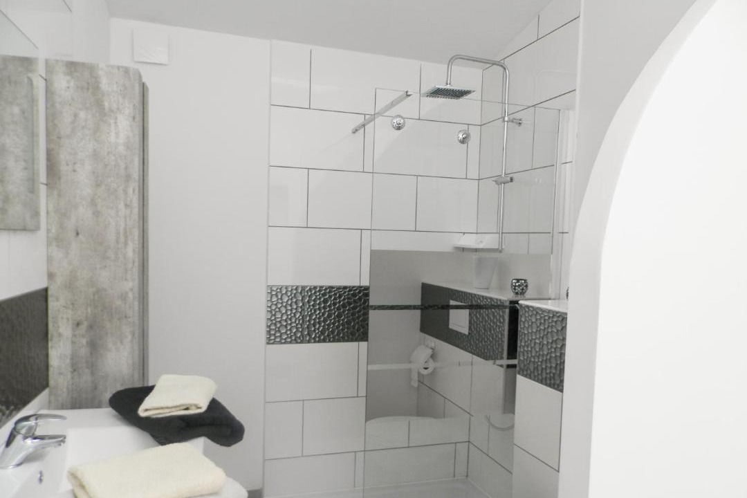 Photo of Bathroom in Deville