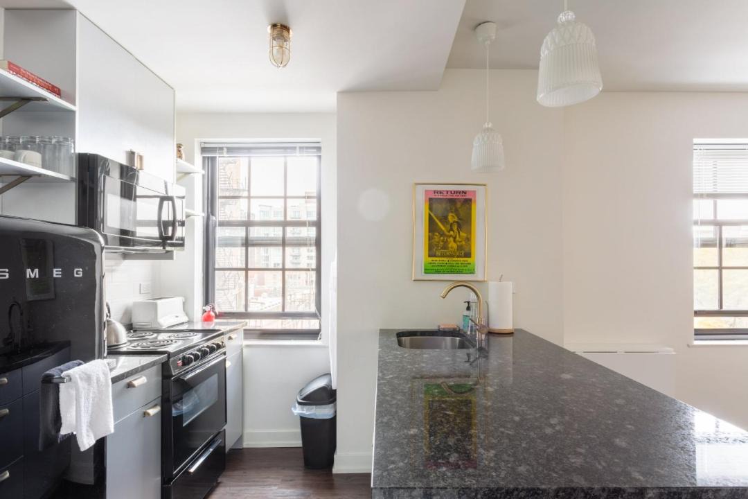 Photo of Others in Uptown