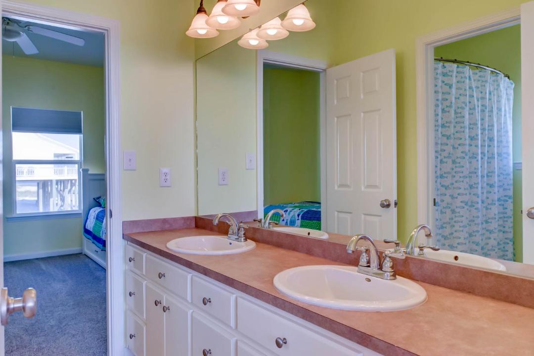 Photo of Bathroom in Dauphin Island
