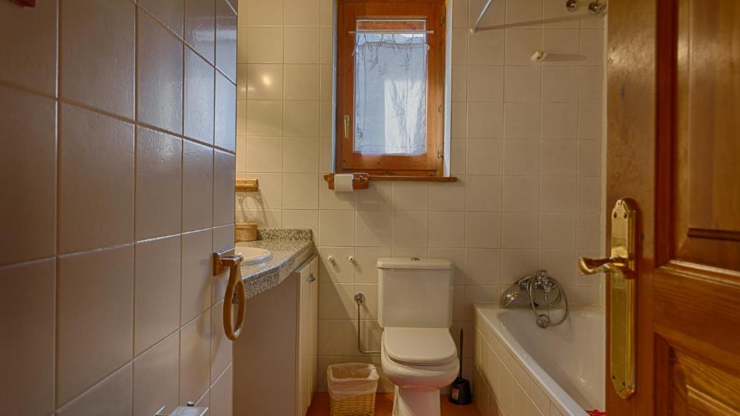 Photo of Bathroom in Les
