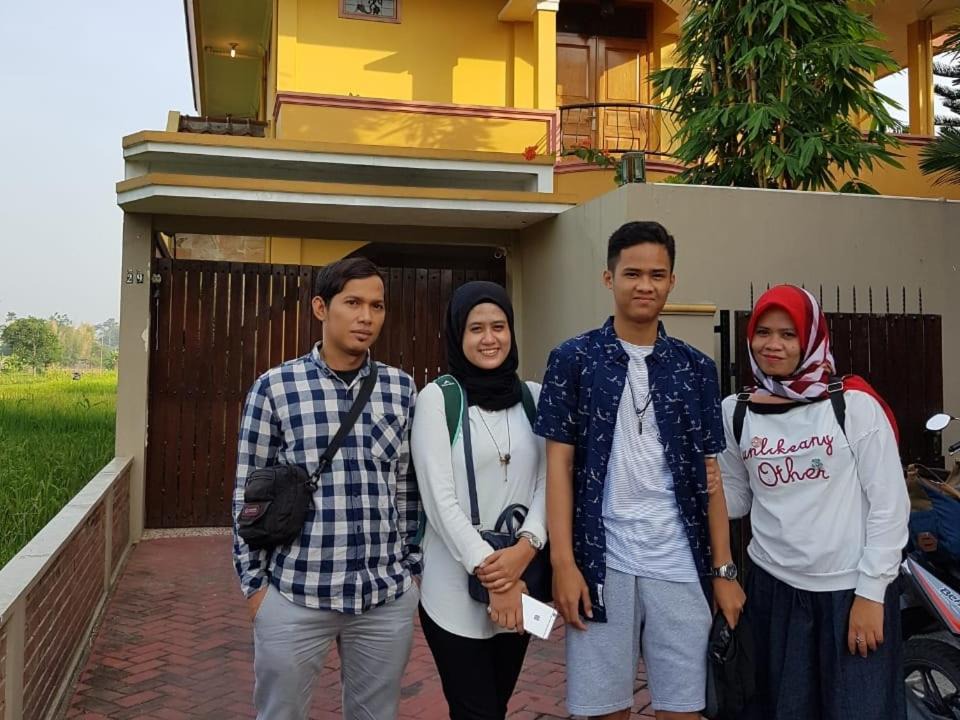 Photo of Others in Sari Harjo