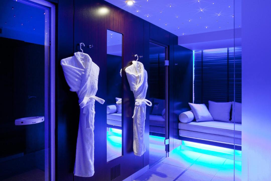 Photo of Bathroom in Porte-Dauphine