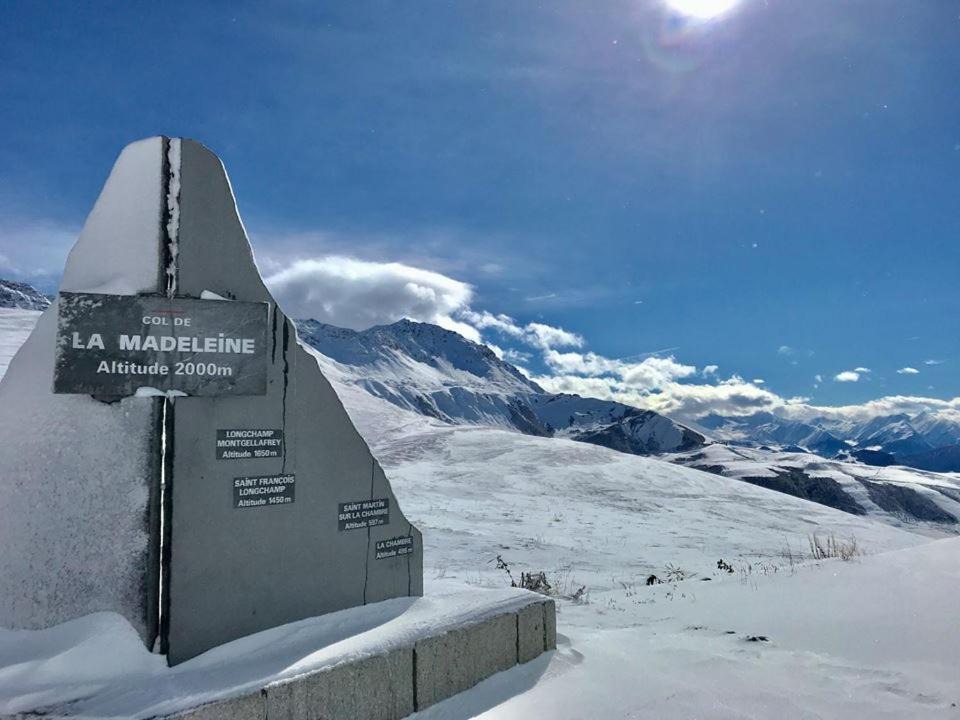 Photo of Buildings in Montgellafrey