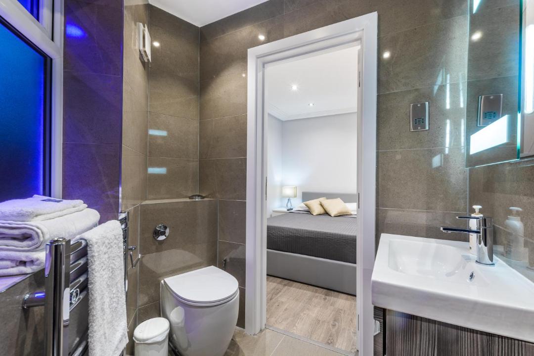 Photo of Others in Hale