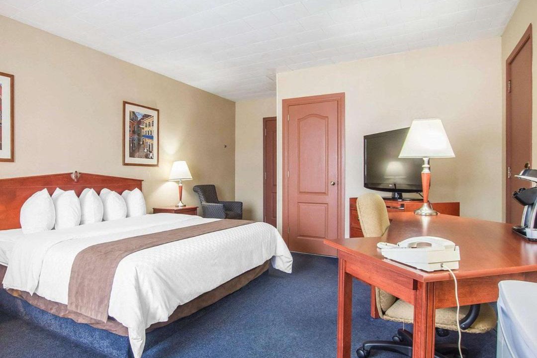 Photo of Bedroom in Forestville