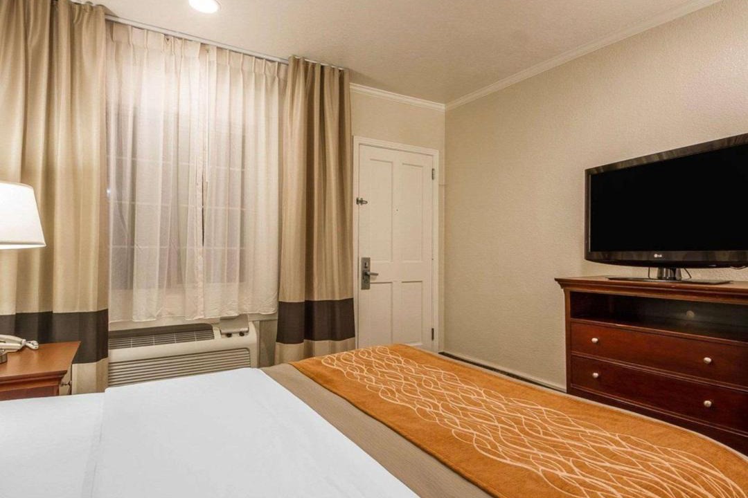 Photo of Bedroom in North Fremont Street