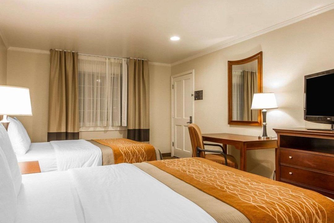 Photo of Bedroom in North Fremont Street