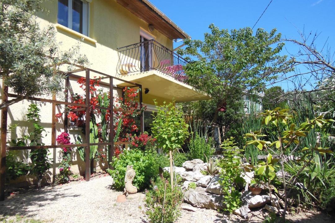 Photo of Others in Ledenon