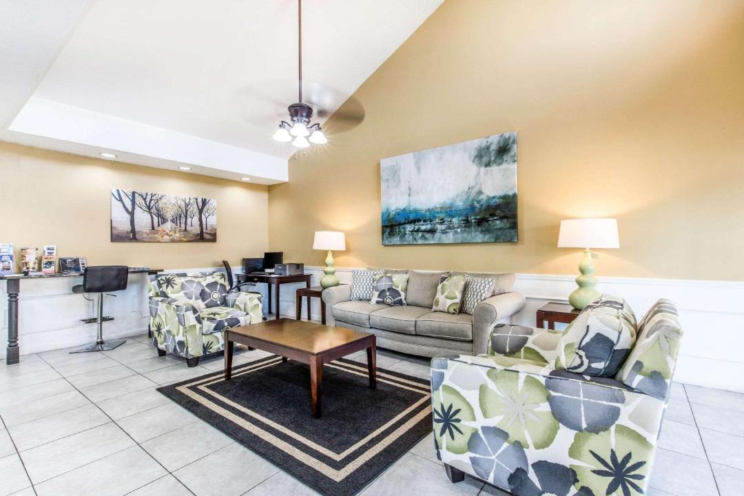 Photo of Livingroom in Bessemer
