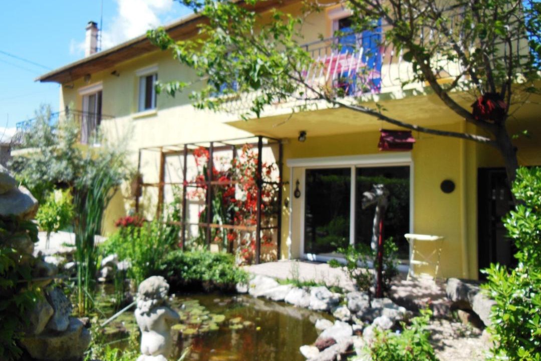 Photo of Others in Ledenon