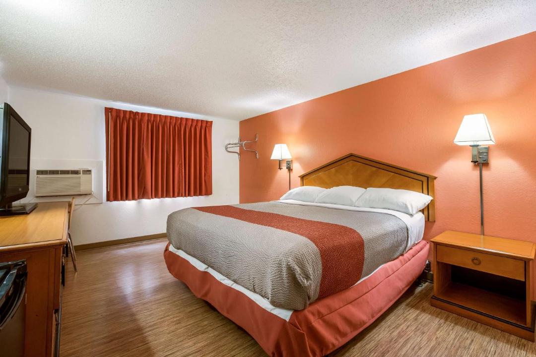 Photo of Bedroom in Albert Lea