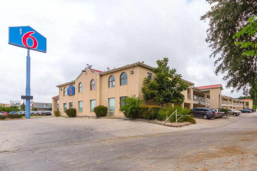 Photo of Buildings in Vance Jackson