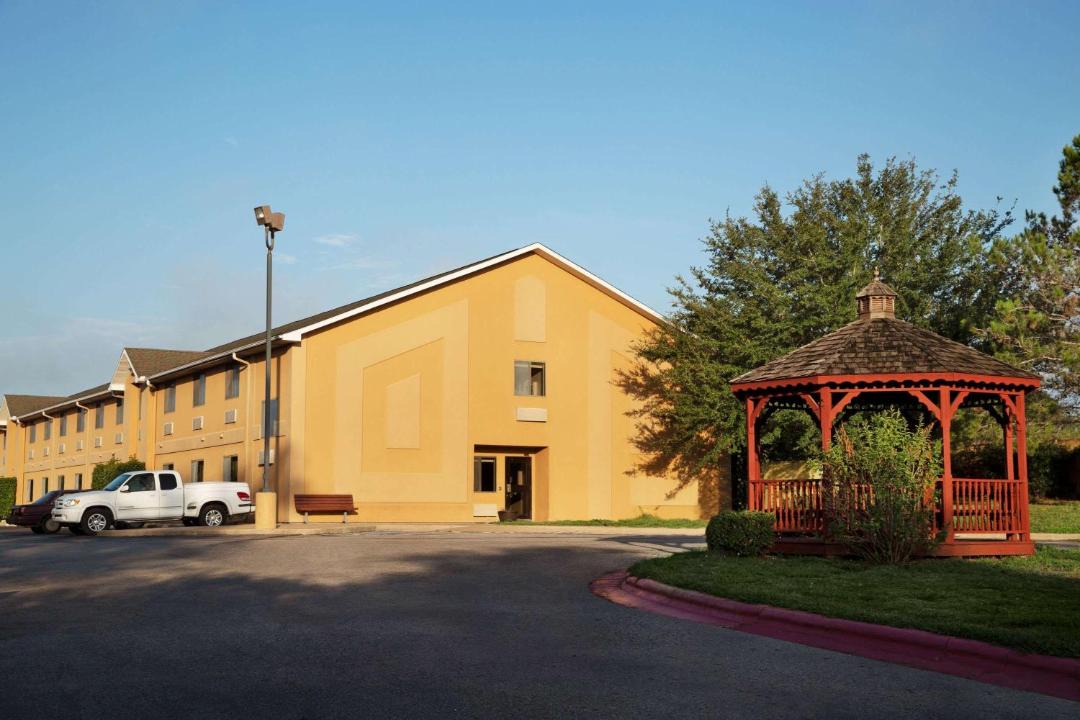 Photo of Buildings in Hearne