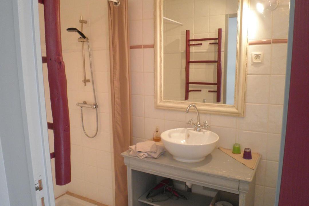 Photo of Bathroom in Cadalen