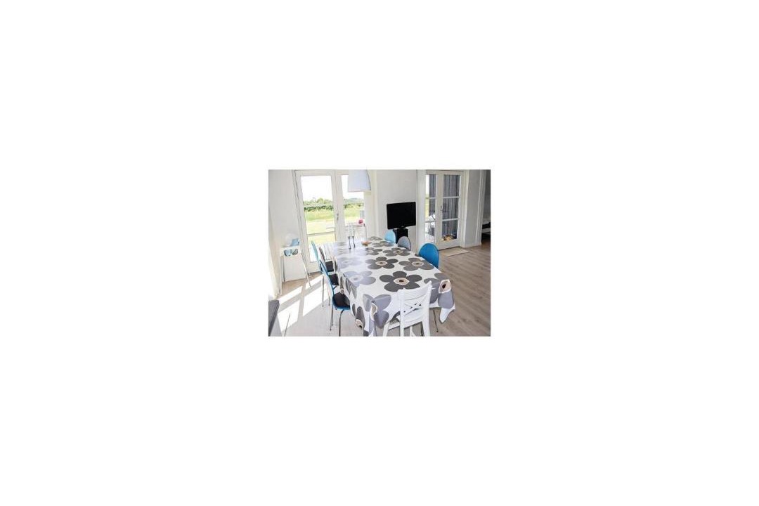 Photo of Others in Arø