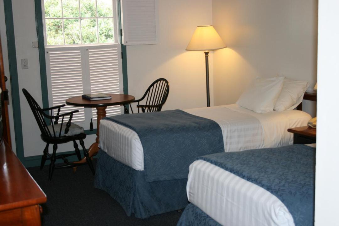 Photo of Bedroom in Historic Lahaina Front Street